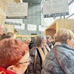 A l'intérieur de la gare de Perrachee